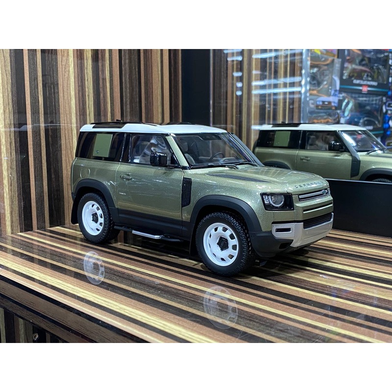 1/18 Diecast Land Rover Defender 90 Green Almost Real Scale Model Car