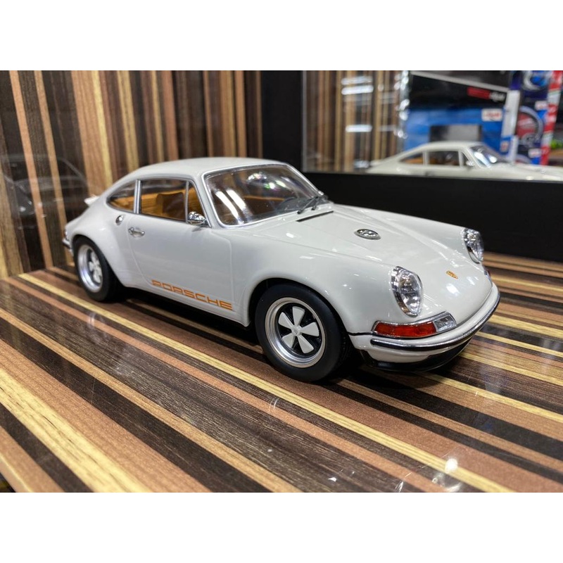 1/18 Deicast Miniature Delicate Model Porsche 911 Singer White model car