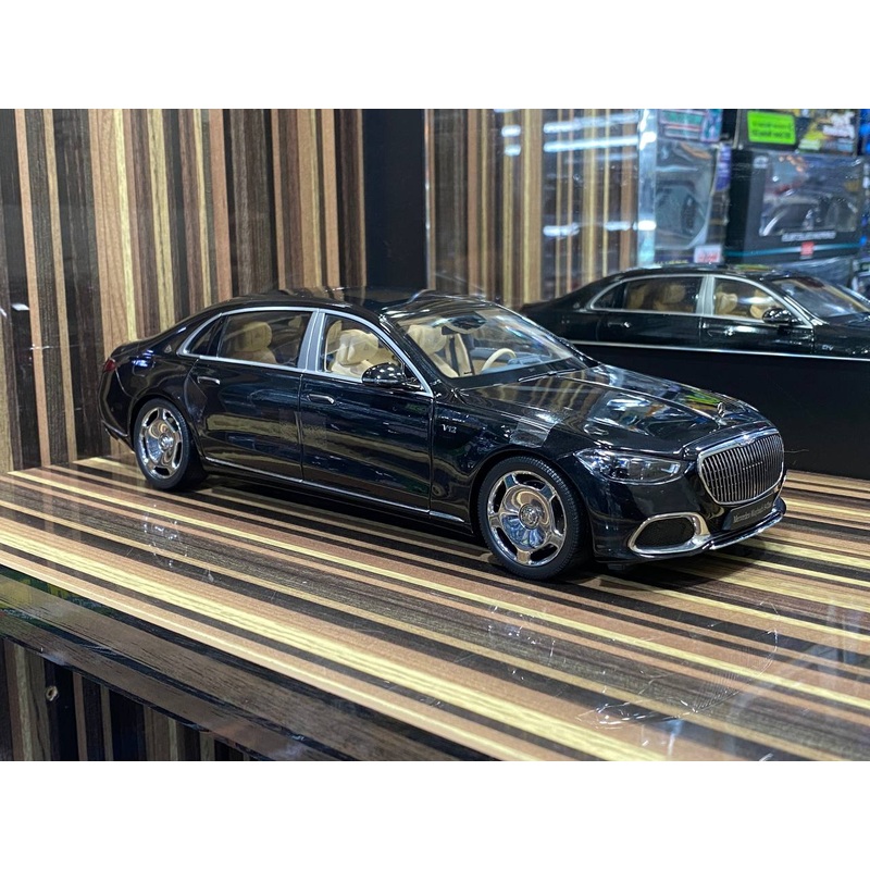 1/18 Diecast Mercedes-Benz S-Class Maybach S 680 Black Almost Real Scale Model Car