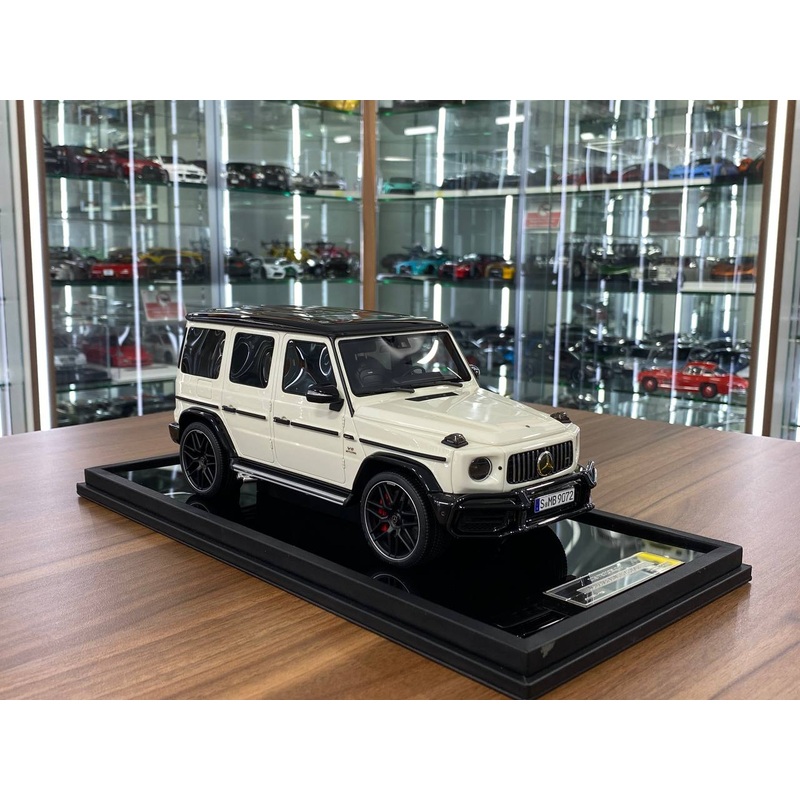 1/18 Resin Motor Helix Mercedes Benz AMG G63 2019 White/ black roof Limited 99 pcs