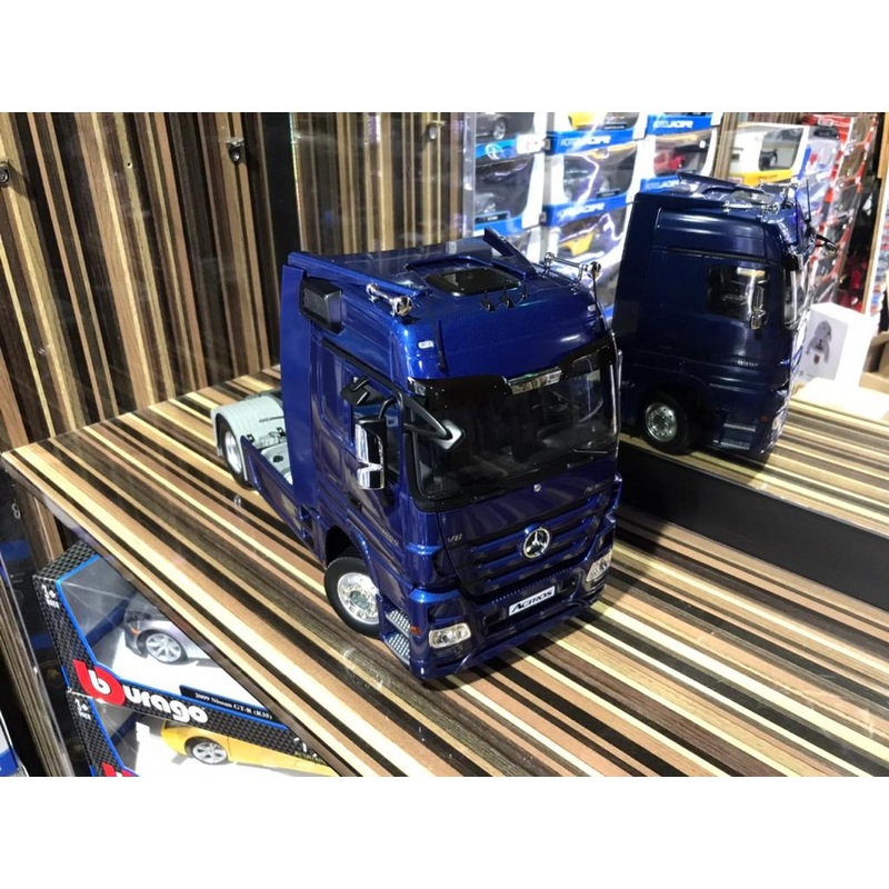1/18 Diecast Miniature Mercedes-Benz Actros Blue Model Car