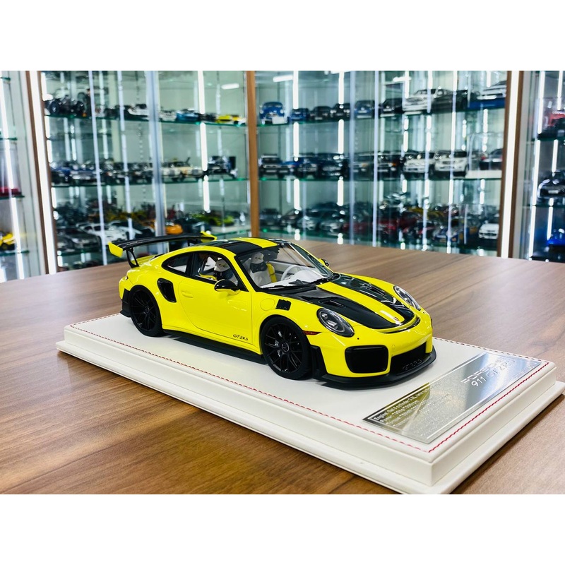 Davis & Giovanni Porsche 911 GT2 RS  1/18 Resin Fluorescent Yellow, Limited 1 of 1