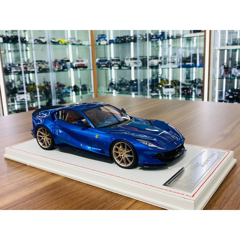 1/18 Resin Model Dino Ferrari 812 Superfast - Limited 30 pcs