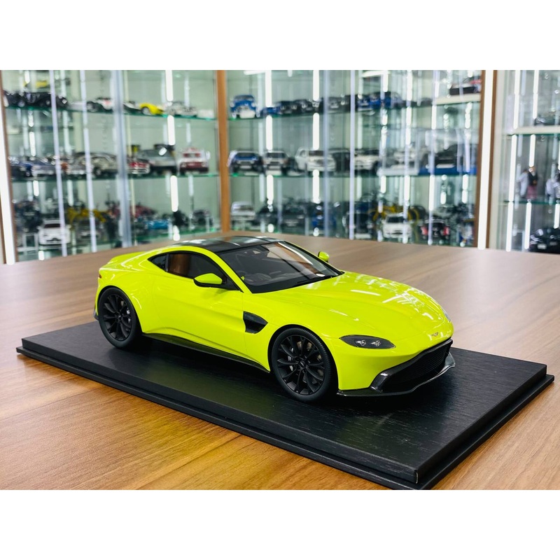 1/18 Resin Model Top Speed  - Aston Martin Vantage