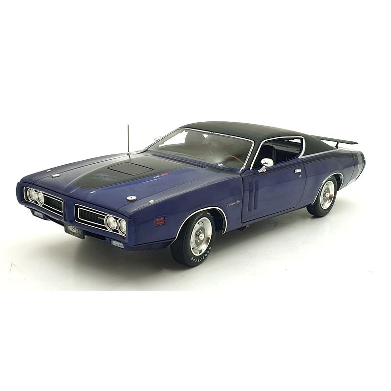 Auto World 1/18 Scale AMM1330 - American Muscle 1971 Dodge Charger R/T - Purple