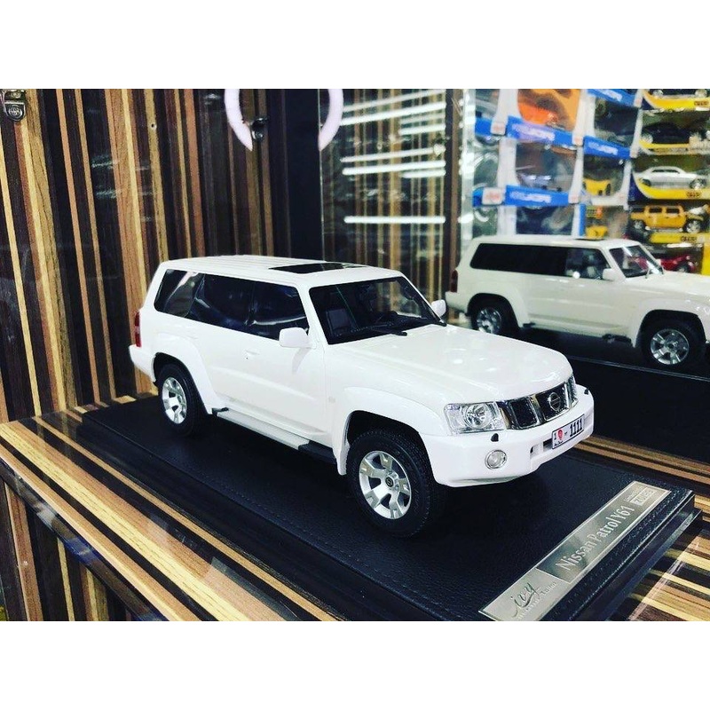 1/18 Diecast Nissan Patrol Safari White IVY Models [Limited 01/99 - Special Number]