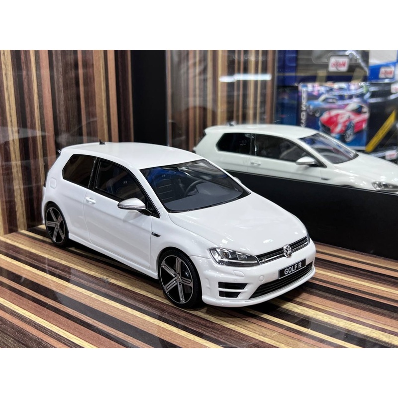 1/18 Volkswagen Golf R White Resin Model Car by Otto