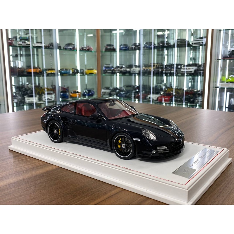 1/18 Resin Porsche 911 Turbo S (997.2) Black with Red Interior Ivy Model