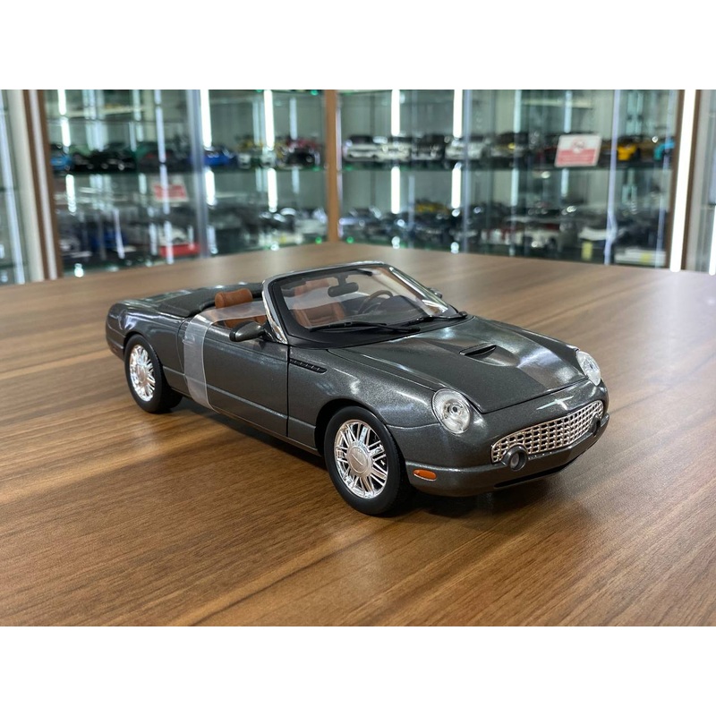 1/18 Diecast Ford Thunderbird 2003 Beanstalk