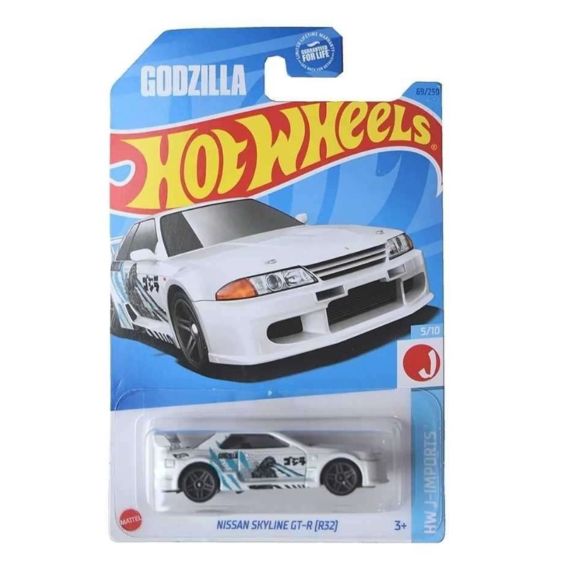 EXCLUSIVE Hotwheels Skyline GT-R (R32) ( card damage car mint condition)