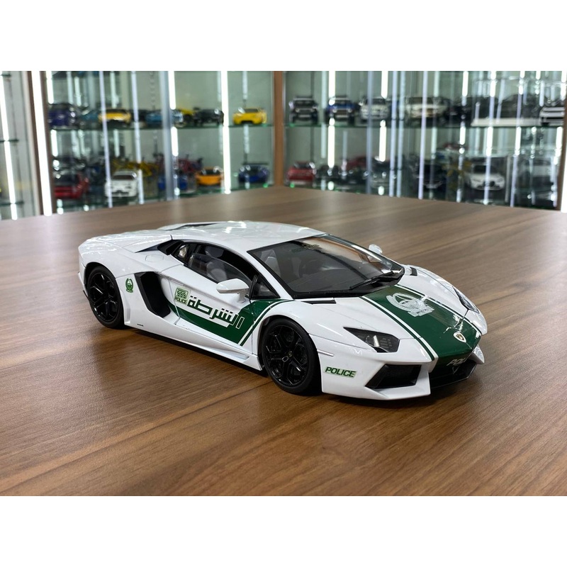 1/18 Diecast   Welly Lamborghini Aventador Coupe Custom Dubai Police Edition  White