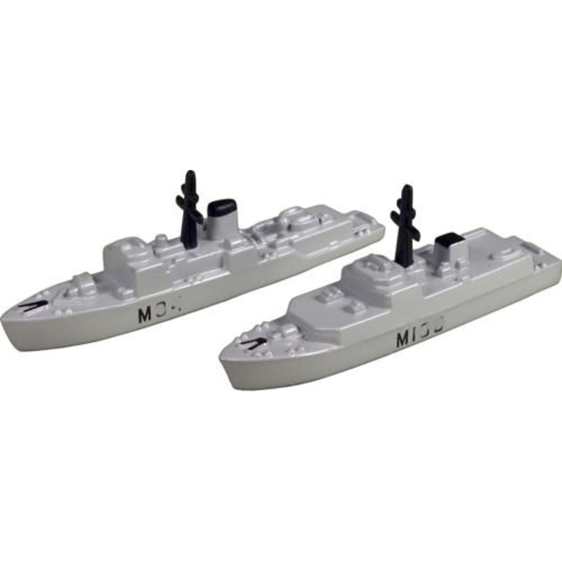 TRIANG HMS Pembroke M107 & HMS Middleton M34 - 1:1200 Scale