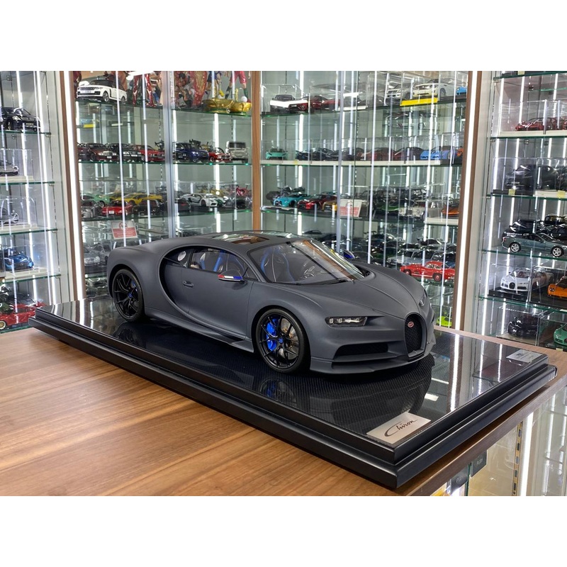 1/8 Resin Bugatti Chiron MR Collection Grey matt / Carbon Fiber - Limited 500 pcs