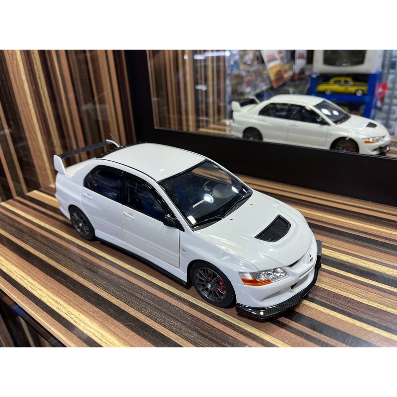 Super A Mitsubishi Lancer Evolution - 1/18 Diecast Model, All Opening - White