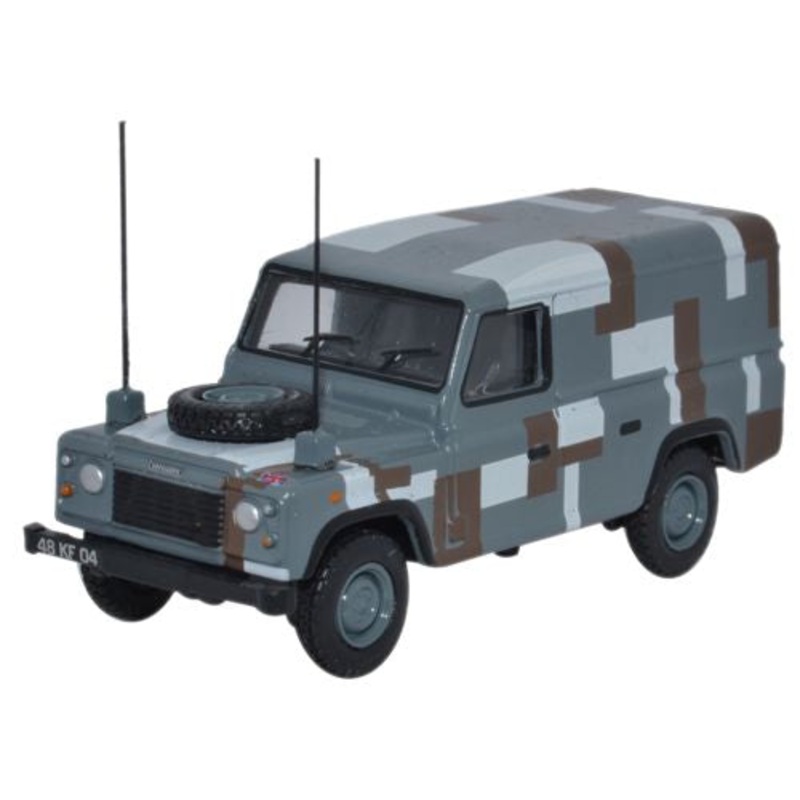 Land Rover Defender Berlin Scheme - 1:76 Scale